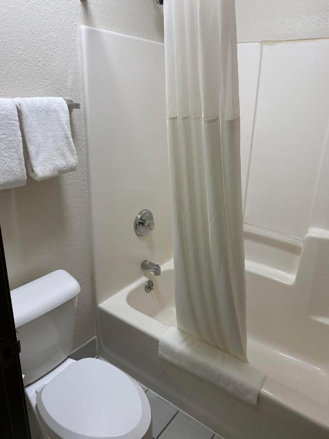 Quality Inn Rochelle Exteriör bild