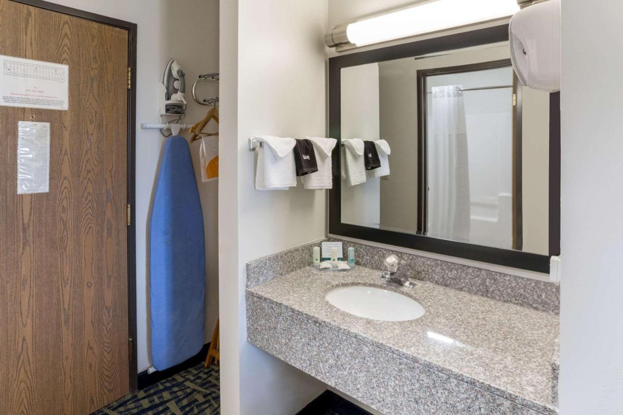 Quality Inn Rochelle Exteriör bild