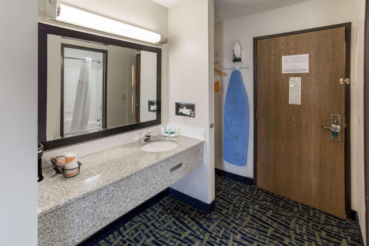 Quality Inn Rochelle Exteriör bild
